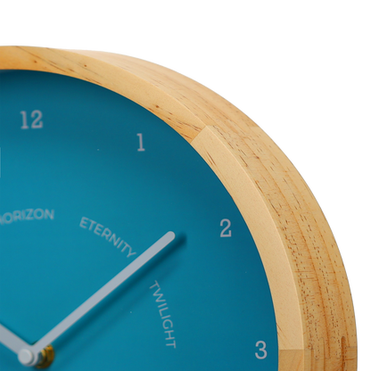 1 Horloge Classique Offerte